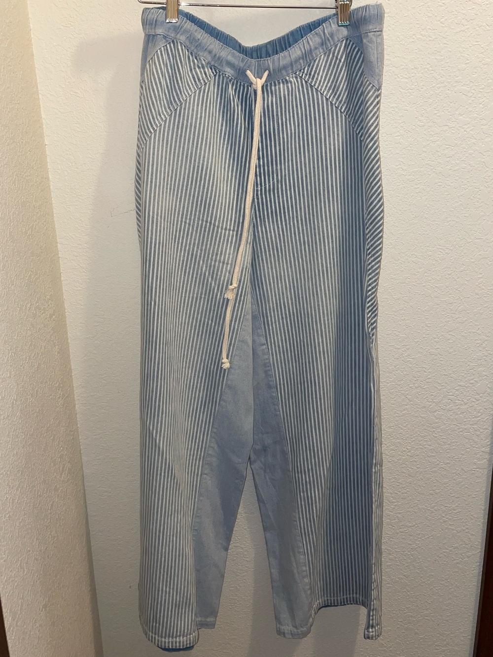 eesome Light Blue & White Striped Wide Leg Pants